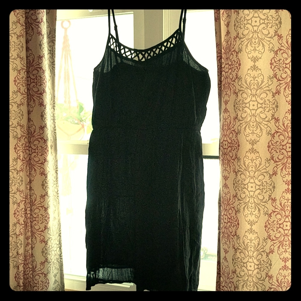 Women's black dress Large